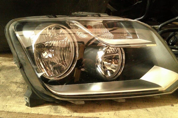 VW AMAROK LAMPA PRZÓD PRAWA 2H1941016AA EU
