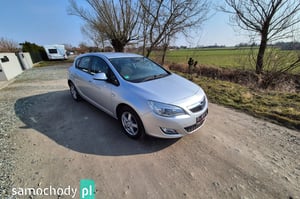 Opel Astra Hatchback 2011