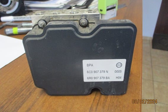 SKODA FABIA III 6V POMPA ABS 6C0 907 379 N  6R0 907 379 BA
