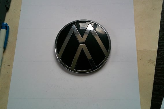 VW GOLF VIII LIFT ZNACZEK EMBLEMAT 5H9853630