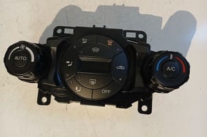 FORD FIESTA MK7 PANEL NAWIEWU I KLIMATYZACJI 8A6T18C612