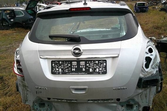 OPEL MOKKA A KLAPA BAGAŻNIKA TYŁ Z176 EU