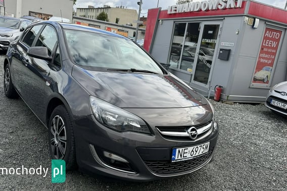 Opel Astra Hatchback 2012
