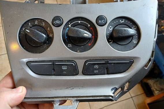 FORD FOCUS MK3 PANEL NAWIEWU I KLIMATYZACJI BM5T-19980-BD/AD