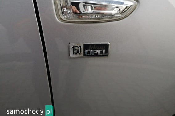 Opel Astra Hatchback 2012