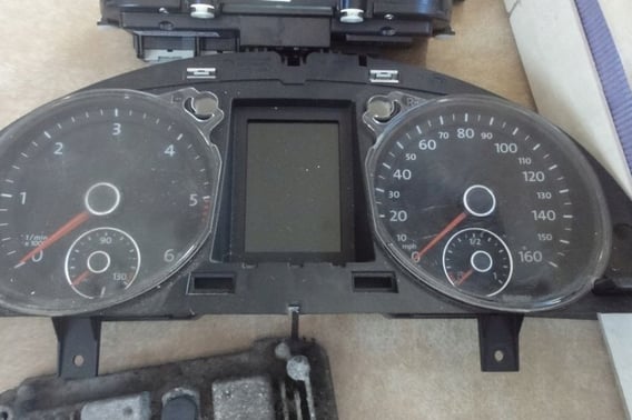 VW PASSAT B7 LICZNIK ZEGAR 3AA920970A
