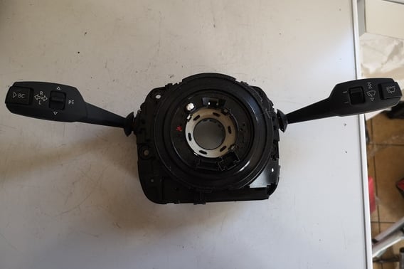 BMW E87 PRZEŁĄCZNIK ZESPOLONY 9123030-04