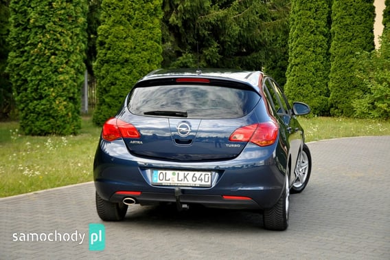 Opel Astra Hatchback 2011
