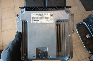 JAGUAR XE X760 LIFT MODUŁ STEROWNIK SILNIKA KY32-12B684-FBA