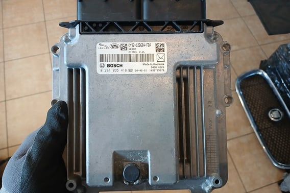 JAGUAR XE X760 LIFT MODUŁ STEROWNIK SILNIKA KY32-12B684-FBA