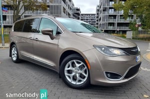 Chrysler Pacifica Minivan 2017