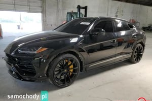 Lamborghini Urus SUV 2021