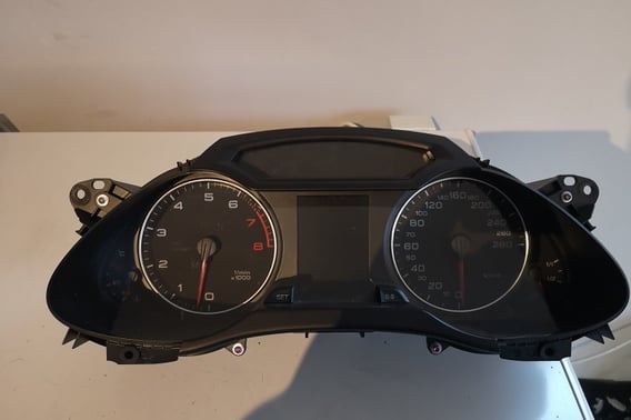 AUDI A4 B8 LICZNIK 8K0920930A