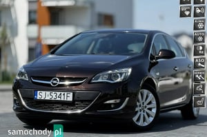 Opel Astra Hatchback 2012