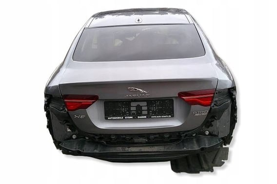 JAGUAR XE X760 KLAPA BAGAŻNIKA TYŁ 1DF