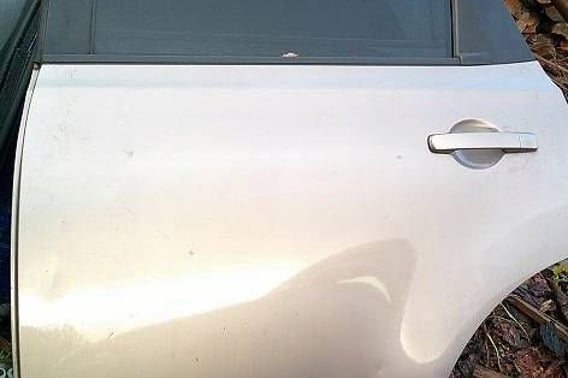 NISSAN QASHQAI J10+2 DRZWI TYŁ LEWE C30G