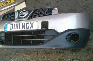 NISSAN QASHQAI J10+2 ZDERZAK PRZÓD PRZEDNI C30G