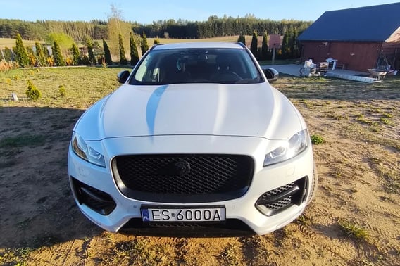 Jaguar F-Pace SUV 2017