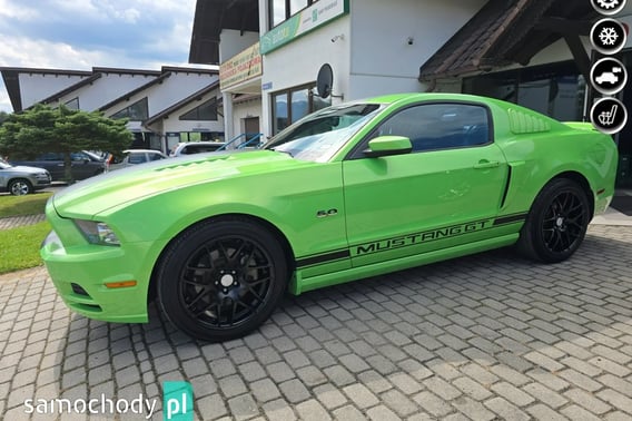 Ford Mustang Coupe 2012