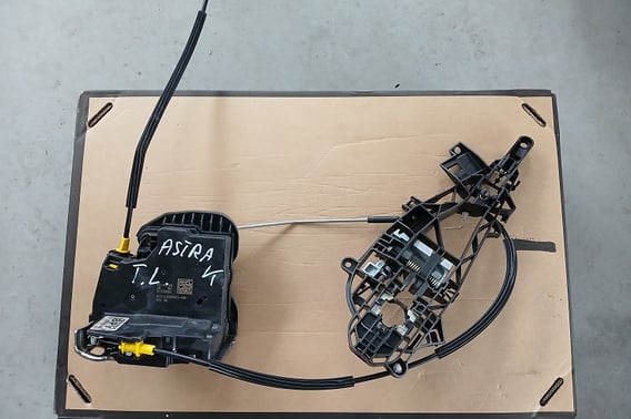 OPEL ASTRA K ZAMEK DRZWI LEWY TYŁ 13533664