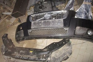 VOLVO V70 III S80 XENON PAS PRZÓD BŁOTNIK 019-26