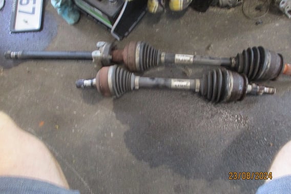 OPEL ASTRA J IV 1,7CDTI PÓŁOŚ PRAWA 13335136 LEWA 13335135