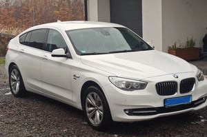 BMW 5 GT Hatchback 2011