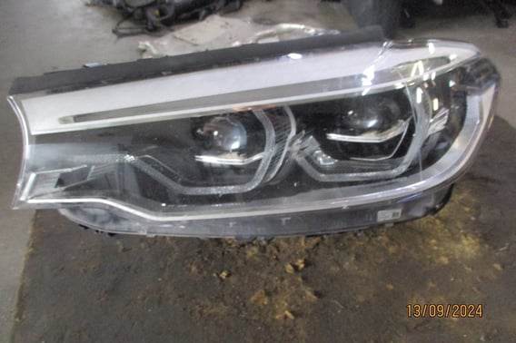 BMW 5 G30 M550 LAMPA PRZÓD LEWA ADAPTIVE FULL LED 8499121 KOMPLETNA