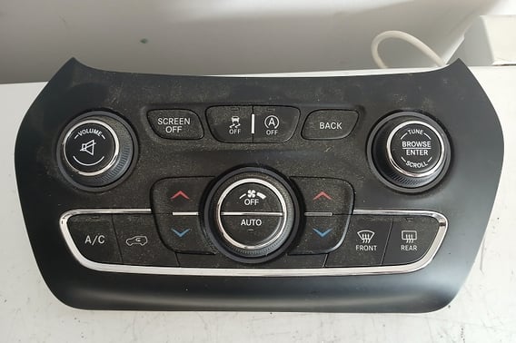 JEEP CHEROKEE KL PANEL NAWIEWU I KLIMATYZACJI 68293520AC