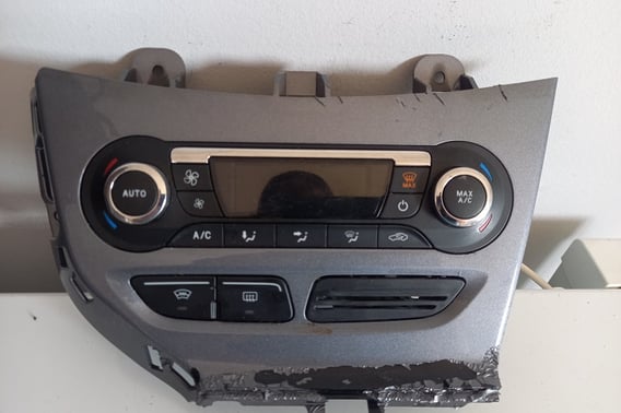 FORD FOCUS MK3 PANEL NAWIEWU I KLIMATYZACJI BM5T18C612CL