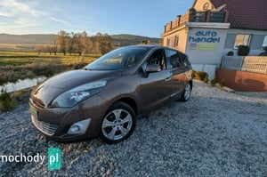 Renault Grand Scenic Minivan 2011