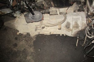 NISSAN NAVARA D40 2,5DCI SKRZYNIA BIEGÓW KOMPLETNA