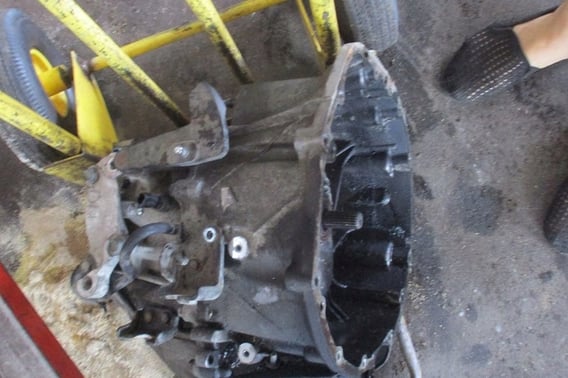 NISSAN QASHQAI J10+2 2,0DCI SKRZYNIA BIEGÓW 2WD JG70E