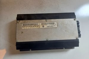 VW TOUAREG 7L WZMACNIACZ 7L6035466