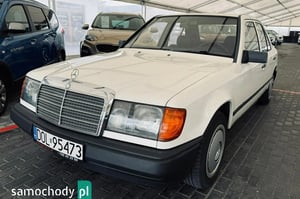 Mercedes-Benz W124 Sedan 1985
