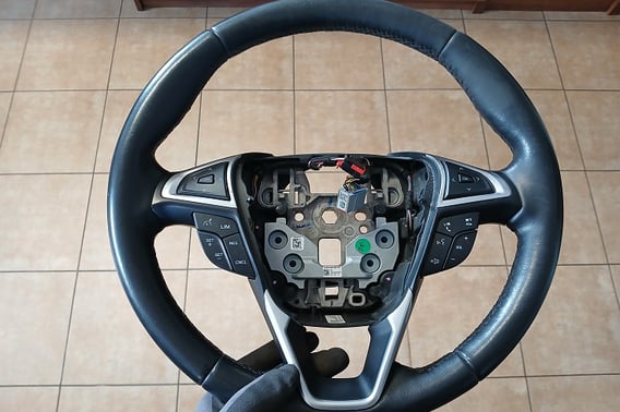 FORD MONDEO KIEROWNICA SKÓRA MULTIFUNKCJA DS73-3600-RR3ZHE