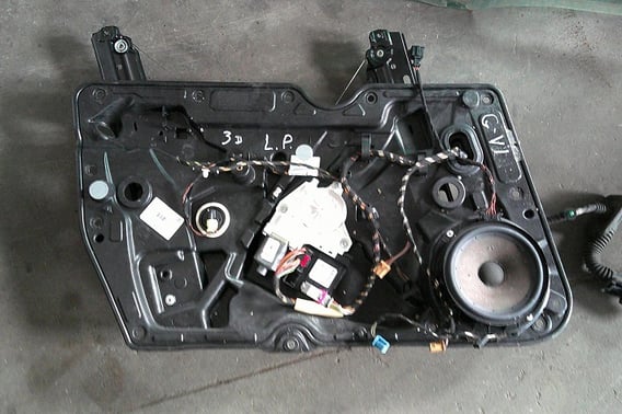 VW GOLF VI PODNOŚNIK SZYBY PRAWY PRZÓD 3D 5K1837462D KOMPLETNY