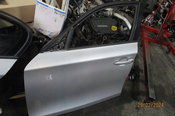 BMW E87 DRZWI PRZÓD/TYŁ PRAWE 354/7