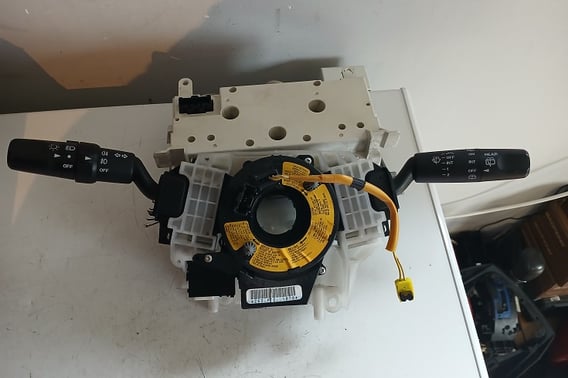 MAZDA 3 BK PRZEŁĄCZNIK ZESPOLONY BS3M17G057