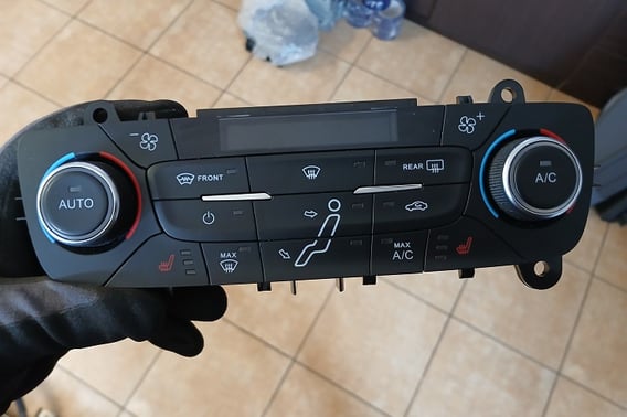 FORD FOCUS MK3 LIFT PANEL NAWIEWU I KLIMATYZACJI  F1ET-18C612-DE