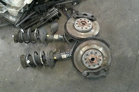 Audi A3 S3 8V 1,4TSI AMORTYZATOR ZWRONICA PRZÓD PRAWA 8V0413023C