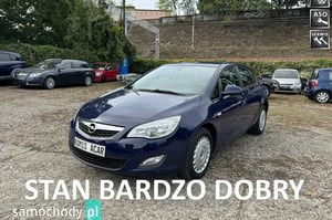 Opel Astra Hatchback 2011