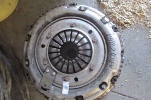 VOVLO V40 LIFT 2,0B SPRZĘGŁO DWUMASOWE KOMPLET 31492036