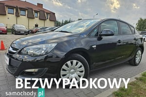 Opel Astra Hatchback 2013