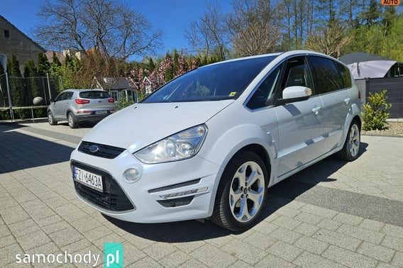 Ford S-Max Minivan 2013