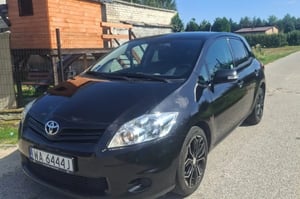 Toyota Auris Hatchback 2011