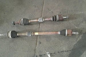 KIA Stonic I 1,0T-GDI PÓŁOŚ PRAWA/LEWA 49501-H8250