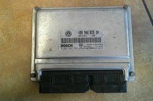 AUDI A4 B5 STEROWNIK SILNIKA 4B0906018DH