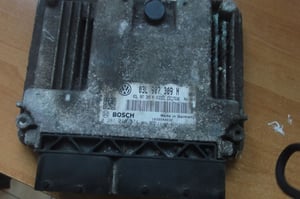 PASSAT B7 KOMPUTER 03L907309N 2,0 D