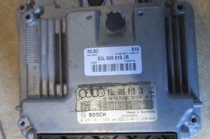 AUDI A4 B8 2.0TDI 0281017392 03L906018JR KOMPUTER